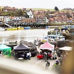 Harbourside View * Whitby